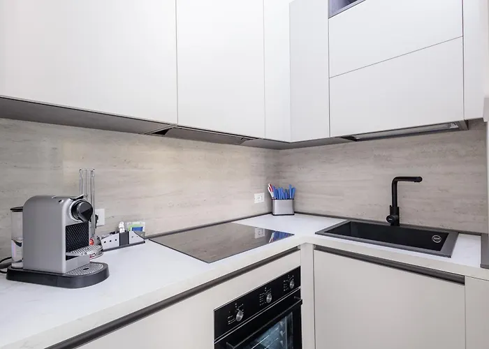Guesthost - Maro' Apartmán Bergamo